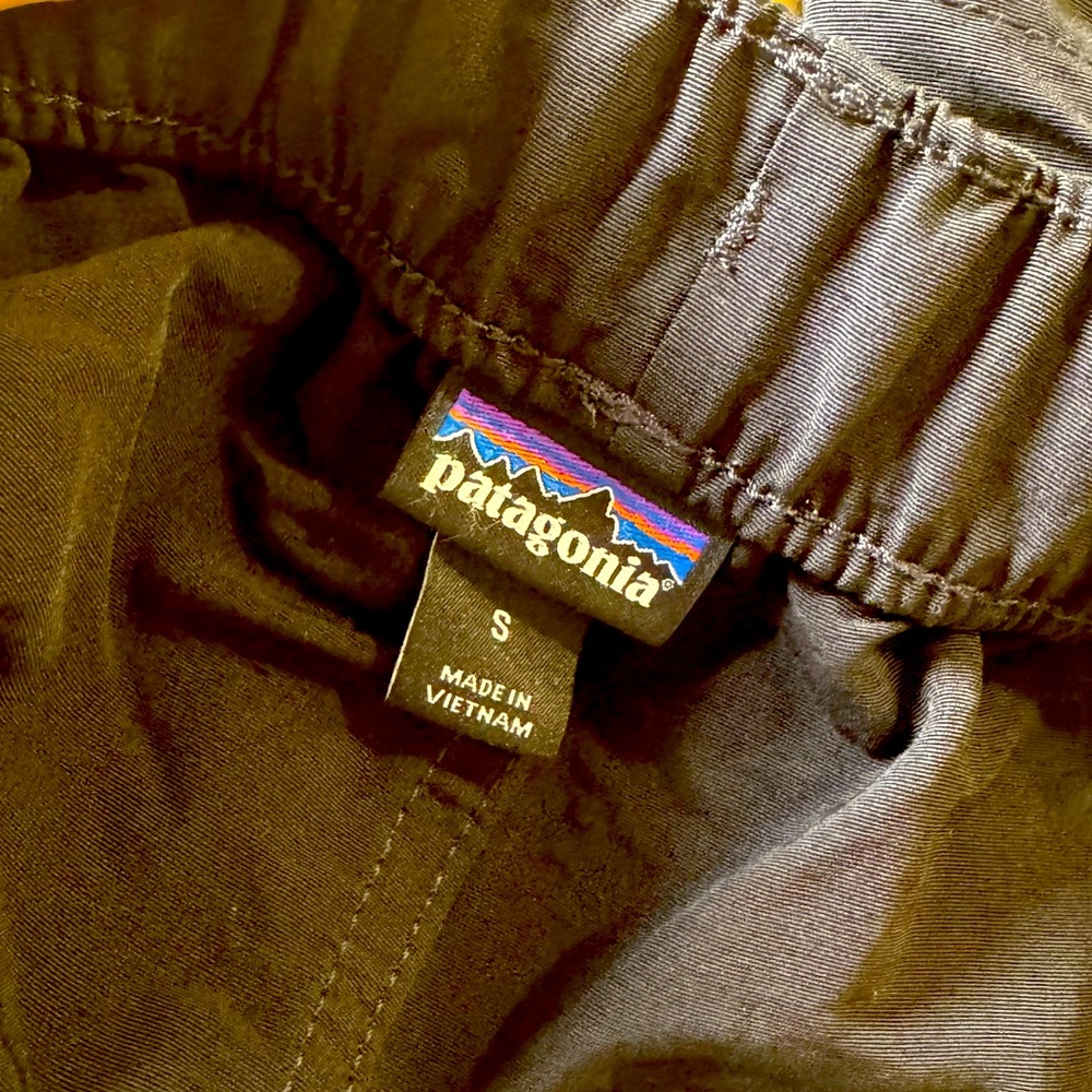 Patagonia Women Solid Black Barely Baggies 2.”Nylon Drawstring Shorts Sz S - Picture 10 of 10